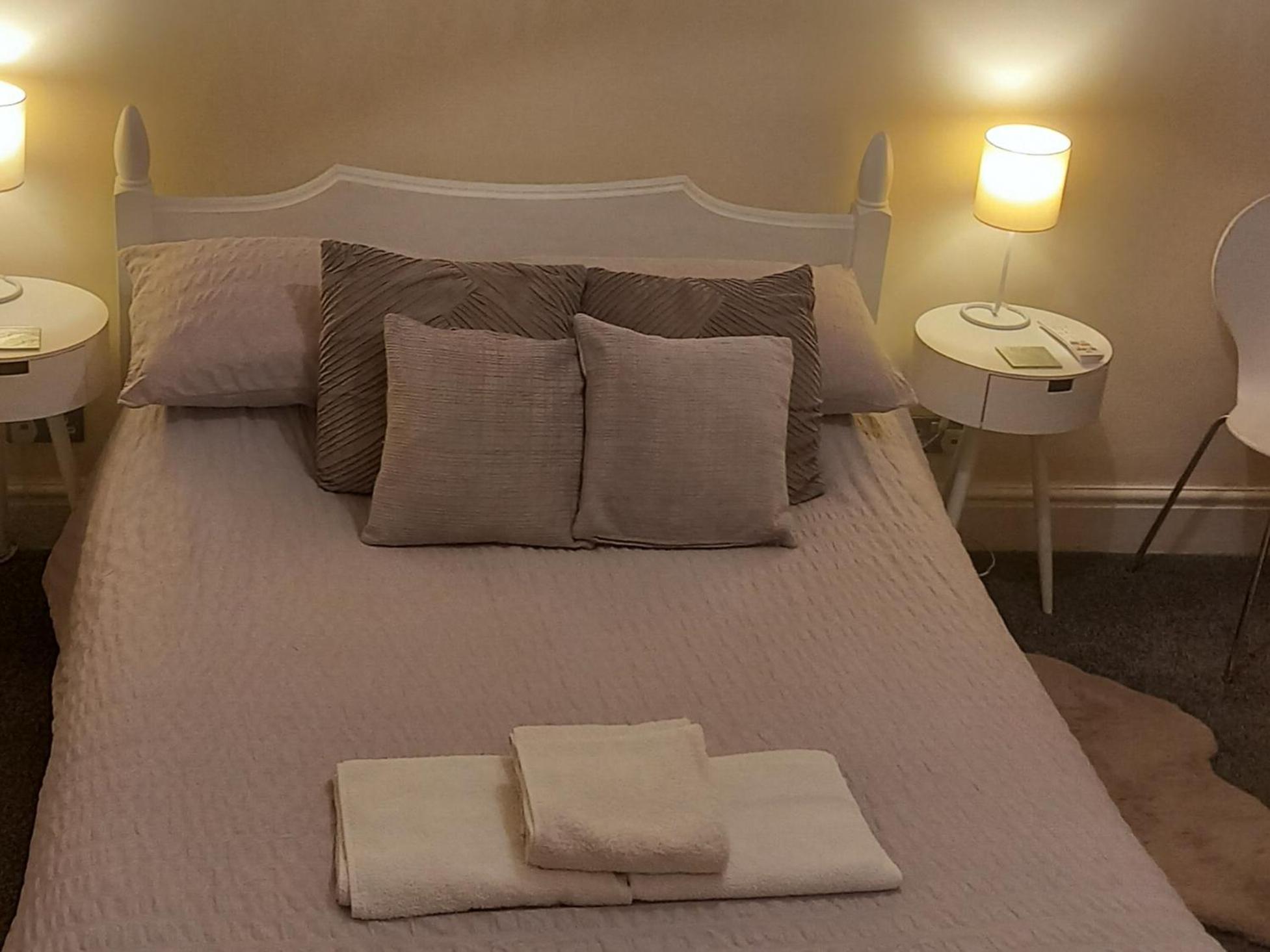 2 Bodwen Villas ランゴレン エクステリア 写真
